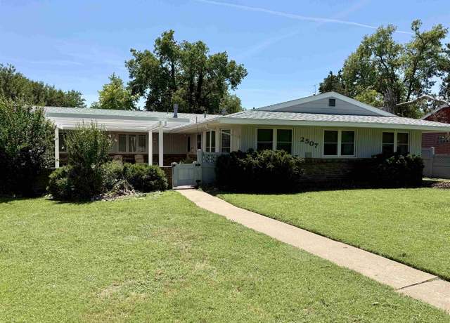 Property at 2507 Russell Pkwy Pkwy, Great Bend, KS 67530, 3 beds, 3 baths
