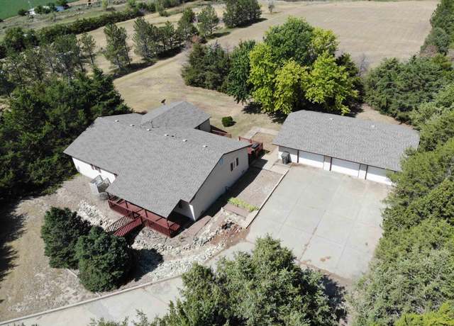 Property at 1563 Toulon Ave, Hays, KS 67601, 3 beds, 2 baths