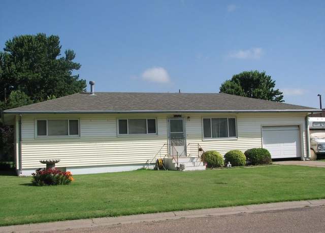 Property at 702 W 17th St St, Larned, KS 67550, 4 beds, 2 baths