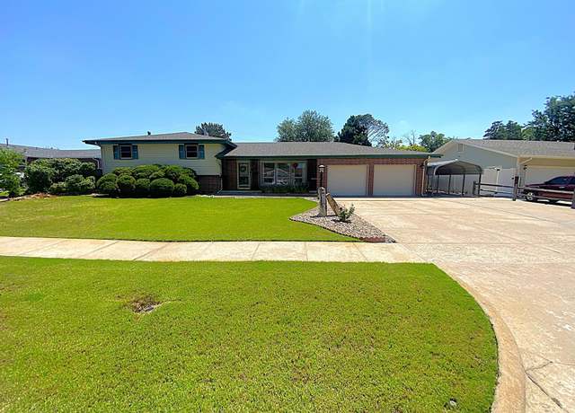 Property at 206 E 29th St, Hays, KS 67601, 4 beds, 2.5 baths