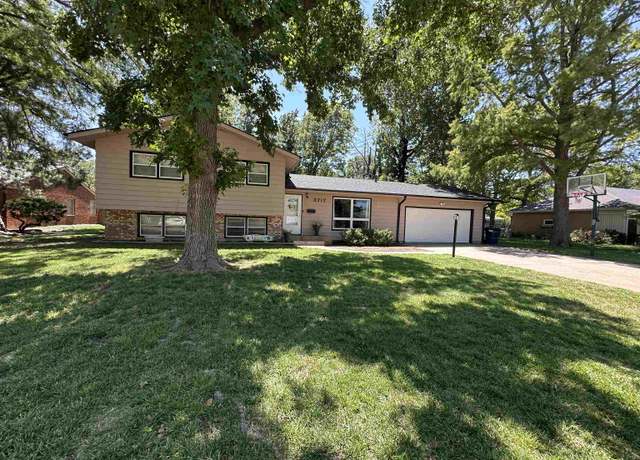 Property at 3717 21st Street St, Great Bend, KS 67530, 4 beds, 2 baths