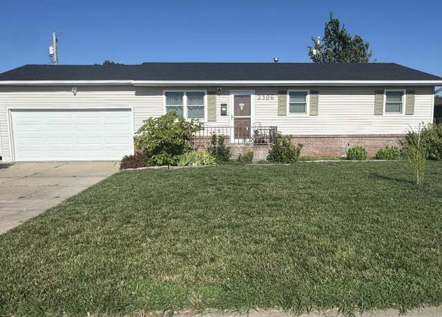 Property at 2306 Mckinley St, Great Bend, KS 67530, 4 beds, 1.5 baths