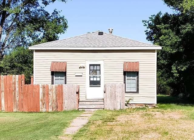 Property at 115 Toles Ave Ave, Larned, KS 67550, 3 beds, 1 bath