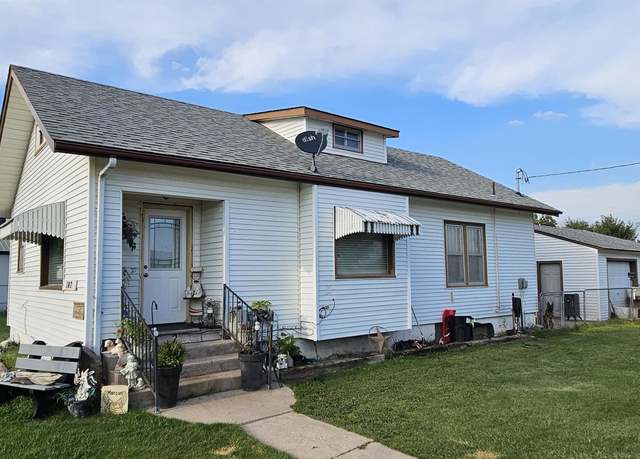 Property at 102 S Main St, Park, KS 67751, 3 beds, 1 bath