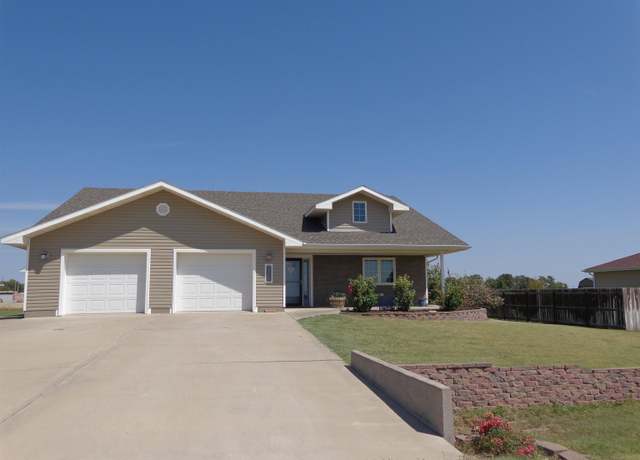 Property at 2225 South View Dr. Dr, Hays, KS 67601, 6 beds, 3.5 baths