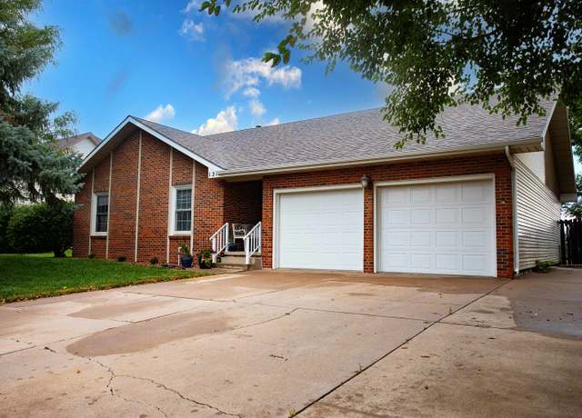 Property at 121 W 38th St St, Hays, KS 67601, 3 beds, 2.5 baths