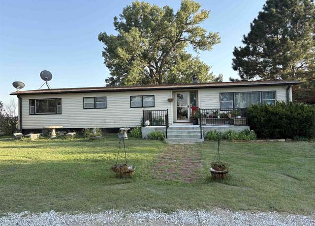 Property at 23 SE 50 Rd, Great Bend, KS 67530, 4 beds, 2 baths