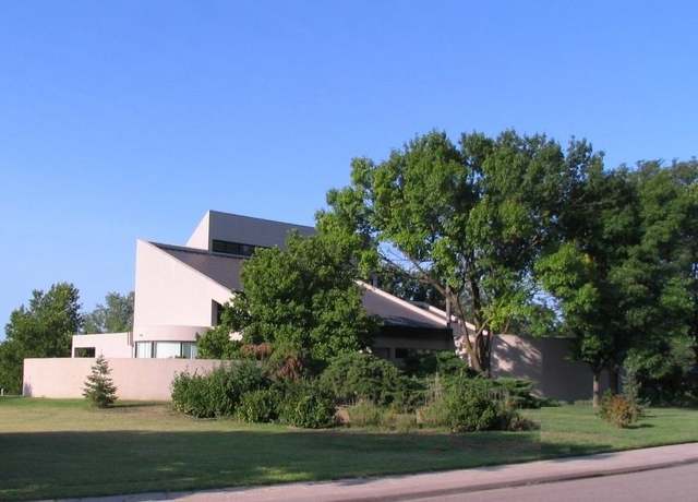 Property at 4805 Quail Creek Dr, Great Bend, KS 67530, 4 beds, 4 baths
