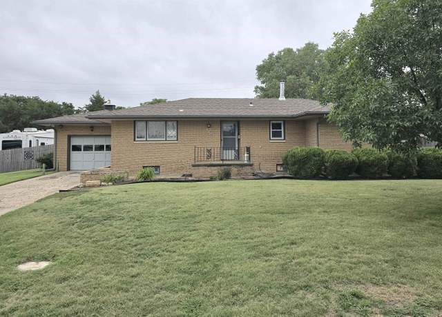 Property at 500 E 17th St, Ellis, KS 67637, 4 beds, 2 baths