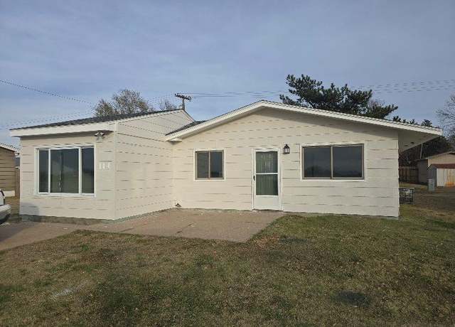 Property at 114 9th St, Claflin, KS 67525, 3 beds, 1 bath