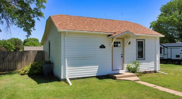 Photo of 802 Main St, Victoria, KS 67671
