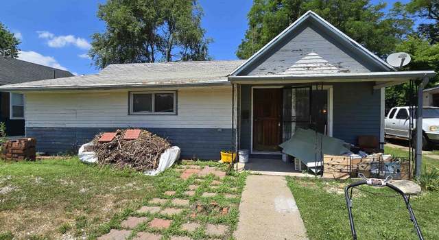 Photo of 641 E 4th St St, Russell, KS 67665