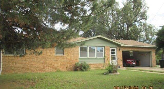 Photo of 414 W 3rd St, Kinsley, KS 67547