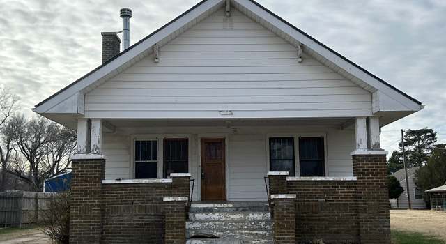 Photo of 104 S Charles St St, Holyrood, KS 67450