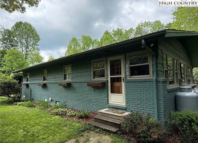 Property at 194 Abbey Rd, Boone, NC 28607, 2 beds, 2 baths