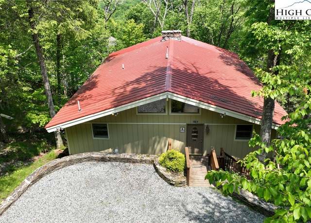 Property at 216 Lake Rd + 2 Lots Rd, Beech Mountain, NC 28604, 5 beds, 4 baths