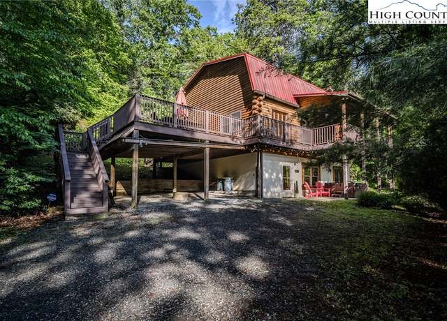 Property at 200 Riverview Rd, Boone, NC 28607, 2 beds, 3 baths