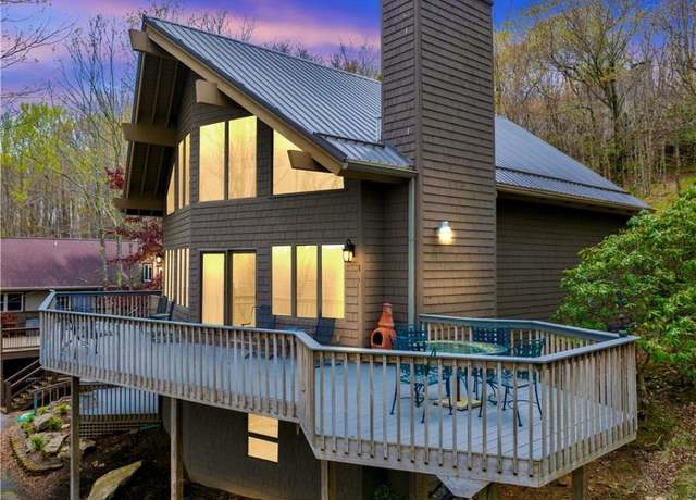 Property at 200 Tamarack Rd, Beech Mountain, NC 28604, 3 beds, 2.5 baths