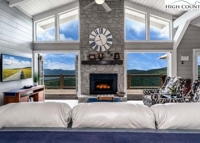 Property at 103 Mockingbird Ln, Beech Mountain, NC 28604, 4 beds, 2.5 baths