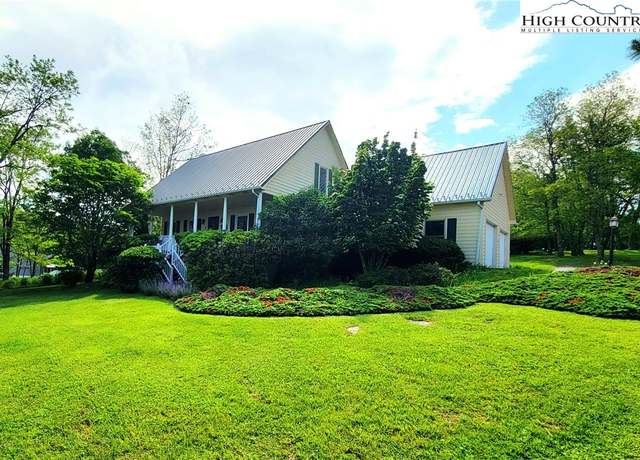 Property at 367 Center Court Dr, Boone, NC 28607, 3 beds, 2 baths