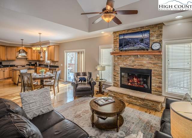 Property at 182 Shelter Rock Cir, Sugar Mountain, NC 28604, 4 beds, 4.5 baths