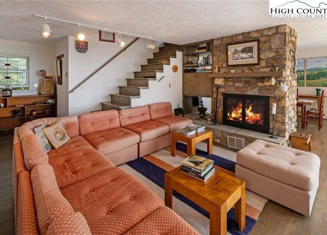 Property at 711 Wonderland Trl, Blowing Rock, NC 28605, 3 beds, 3 baths