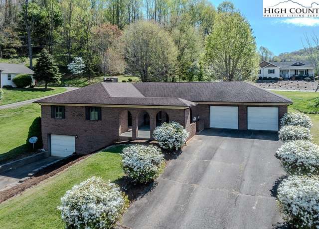 Property at 326 Mountain Valley Dr, West Jefferson, NC 28694, 2 beds, 3.5 baths