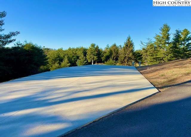 Property at 175 Gleneagle West Dr, Roaring Gap, NC 28668