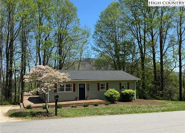 Property at 506 Greenbriar Dr, West Jefferson, NC 28694, 3 beds, 1.5 baths