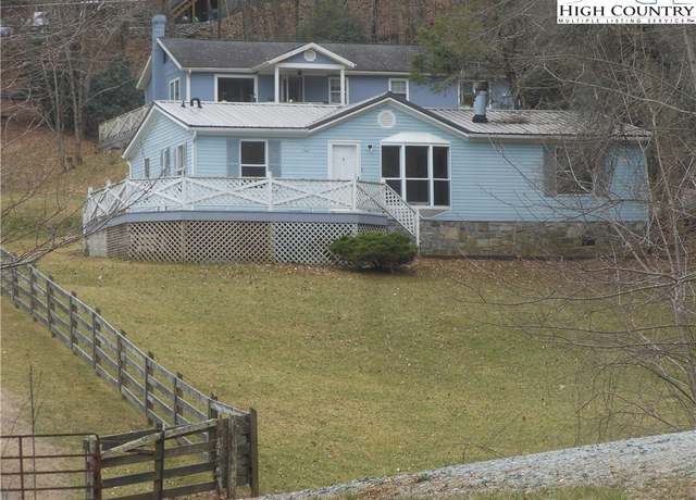 Property at 111 Oxford Ln, Blowing Rock, NC 28605, 3 beds, 2 baths