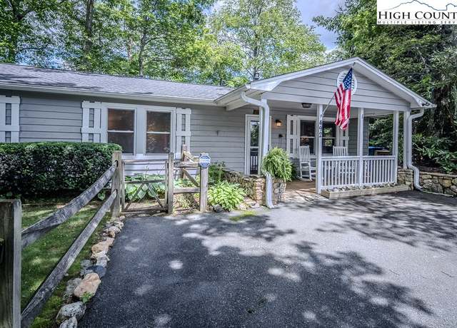 Property at 492 Skyland View Dr, Blowing Rock, NC 28605, 3 beds, 2 baths