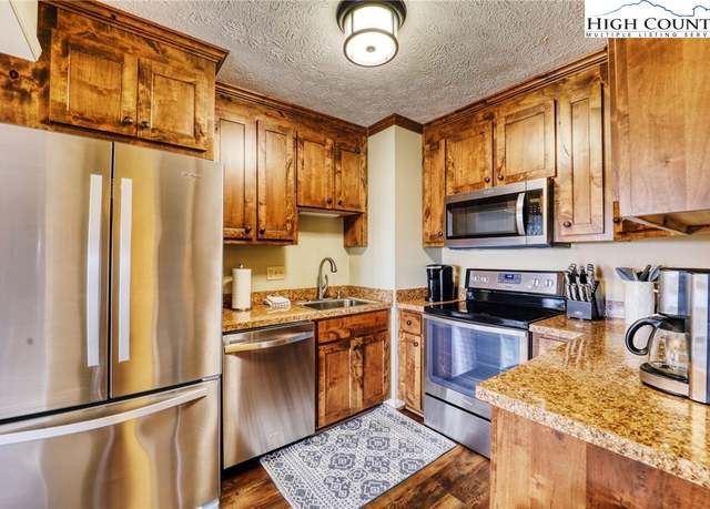 Property at 102 Sugar Ski Dr #223, Sugar Mountain, NC 28604, 2 beds, 2 baths