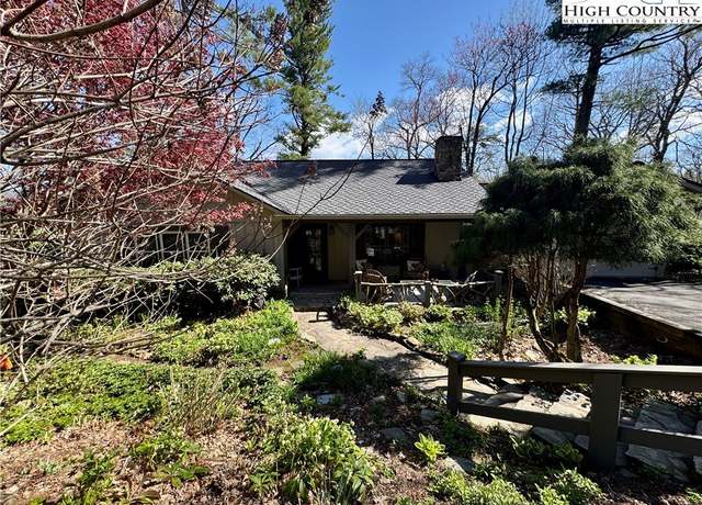 Property at 271 Pinnacle Ave, Blowing Rock, NC 28605, 4 beds, 4 baths