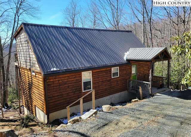 Property at 141 Rhododendron Dr, Beech Mountain, NC 28604, 2 beds, 2.5 baths