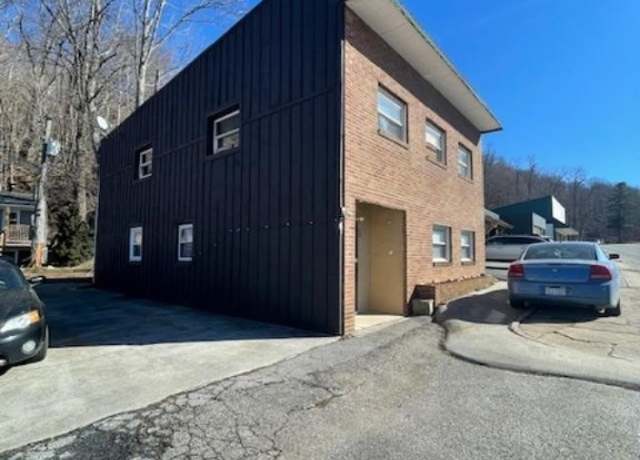 Property at 605 S Jefferson Ave, West Jefferson, NC 28694, 4 beds, 2 baths