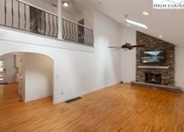 Property at 187 Pine Village Ln, Blowing Rock, NC 28605, 4 beds, 4.5 baths