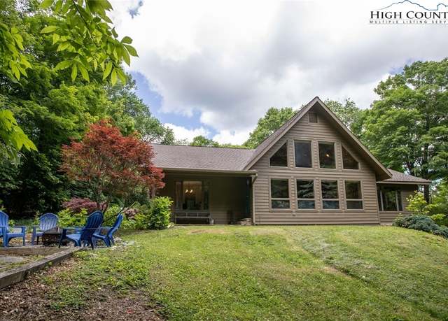 Property at 126 Rock Ledge Ln, Sugar Mountain, NC 28604, 5 beds, 4.5 baths