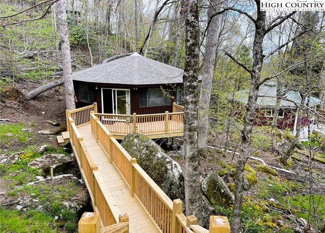 Property at 124 Beechwood Lane Ln, Beech Mountain, NC 28604, 2 beds, 1 bath