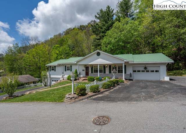 Property at 881 Queen St, Boone, NC 28607, 3 beds, 1.5 baths