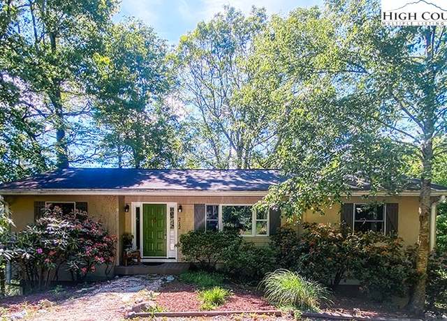 Property at 212 White Pines Rd, Blowing Rock, NC 28605, 3 beds, 3 baths