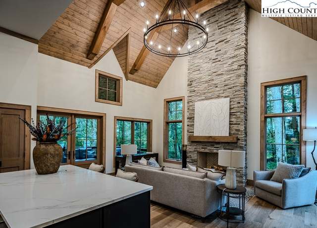 Property at 929 Sweetgrass Dr, Blowing Rock, NC 28605, 3 beds, 2.5 baths