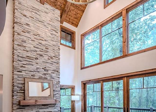 Property at 952 Sweetgrass Dr, Blowing Rock, NC 28605, 4 beds, 4 baths