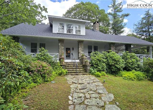 Property at 135 Dogwood Ln, Blowing Rock, NC 28605, 5 beds, 3 baths