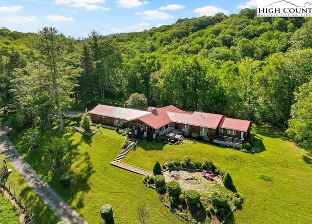 Property at 26 Deer Run Ln, Banner Elk, NC 28604, 4 beds, 3.5 baths