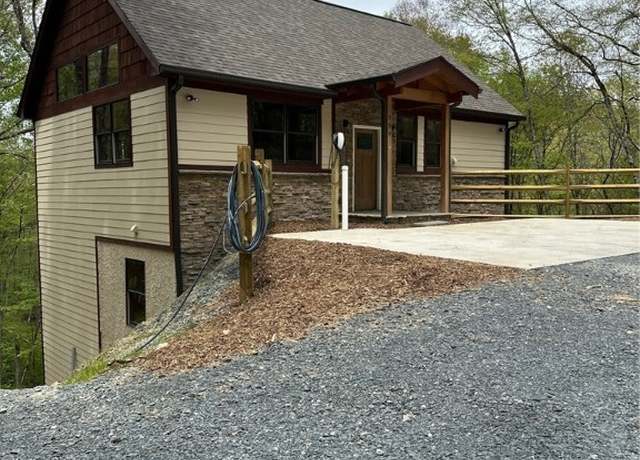 Property at 359 Vixen Ln, Blowing Rock, NC 28605, 3 beds, 3.5 baths