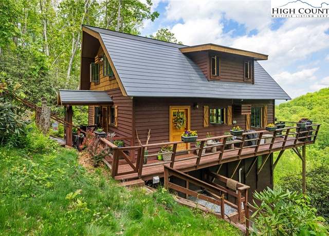 Property at 109 Sweetwater Dr, Beech Mountain, NC 28604, 4 beds, 3.5 baths