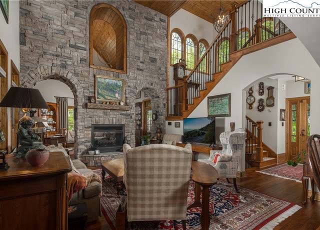Property at 255 Pinnacle Avenue Ave, Blowing Rock, NC 28605, 4 beds, 4.5 baths