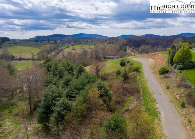 Property at 8 Autumn Glen Dr, Sparta, NC 28675