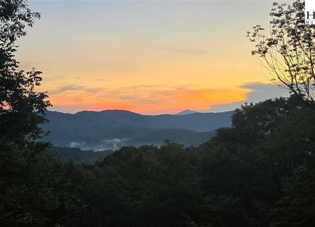 Property at 867 Ski Acres Dr, Blowing Rock, NC 28605, 6 beds, 5 baths