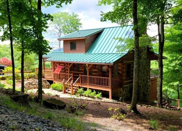 Property at 126 Rock Spring Cir, Sugar Mountain, NC 28604, 3 beds, 2.5 baths